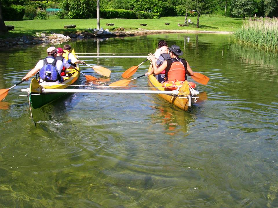 IN CANOA SUL LAGO